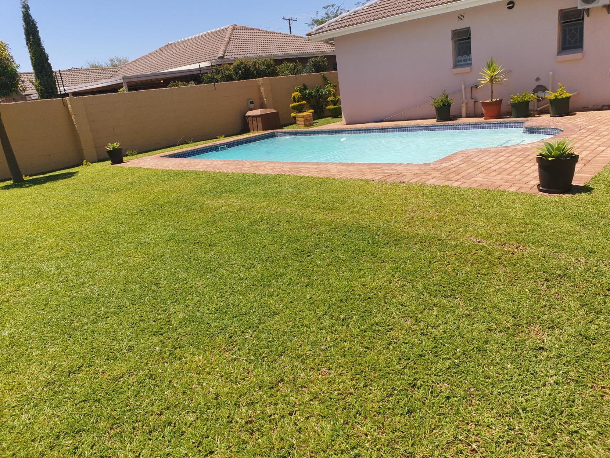 Strand Meadows B&B Gaborone Ngoại thất bức ảnh