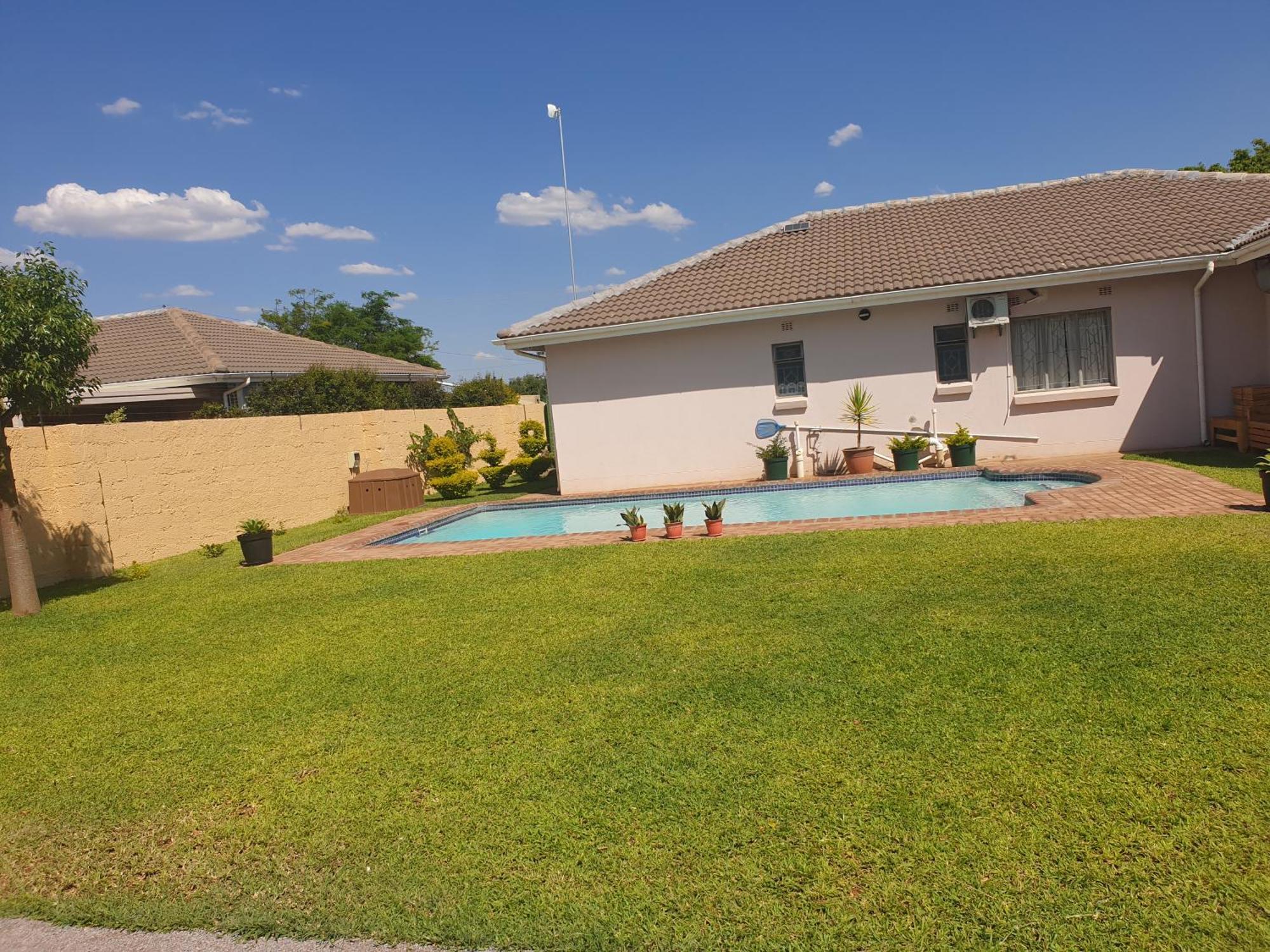 Strand Meadows B&B Gaborone Ngoại thất bức ảnh